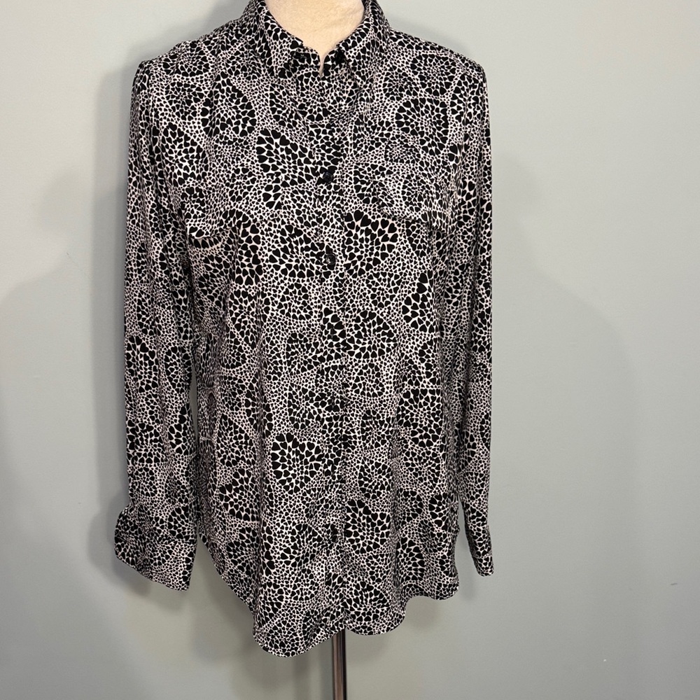 Chico's black hearts Button Down Shirt Size 8/Chicos Size 1